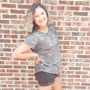 Meet your Posher, Cayla